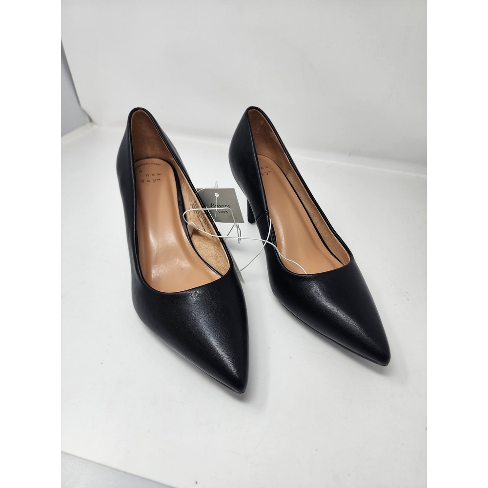 A New Day Womens Pointed Toe Kitten Heel Pumps Black Faux Leather Size 8.5